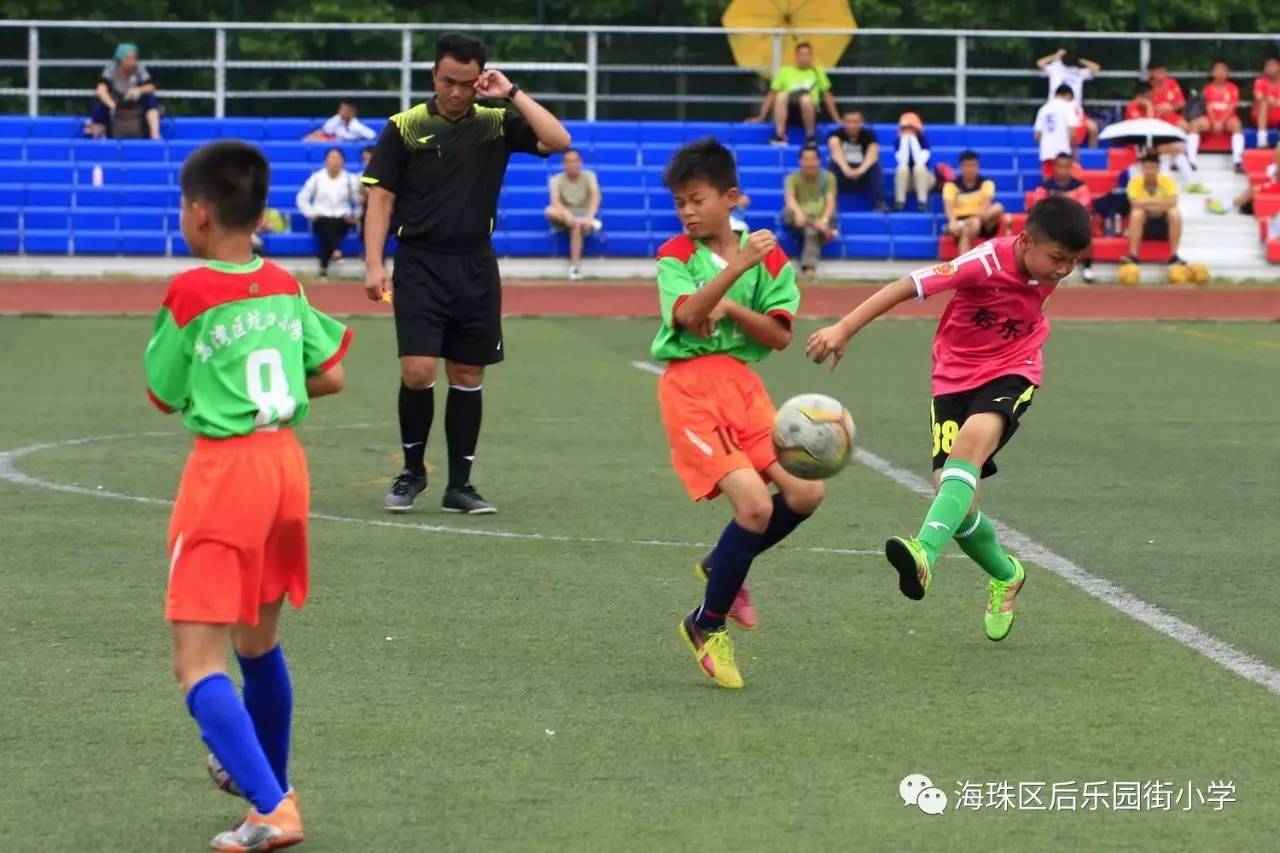 奥尔堡足球队调整战术，争取冲击冠军