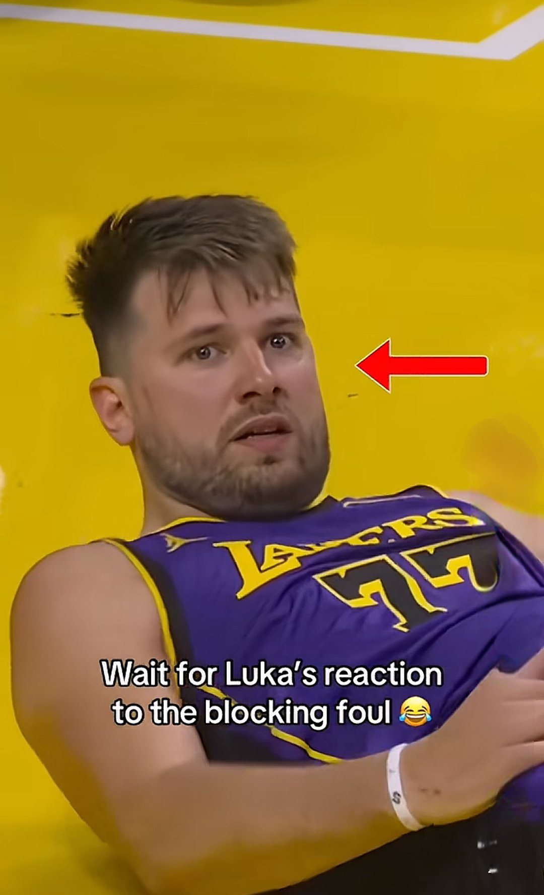 包含东契奇在热火比赛中领先优势明显，表现优异引发热议！观众掌声雷动的词条