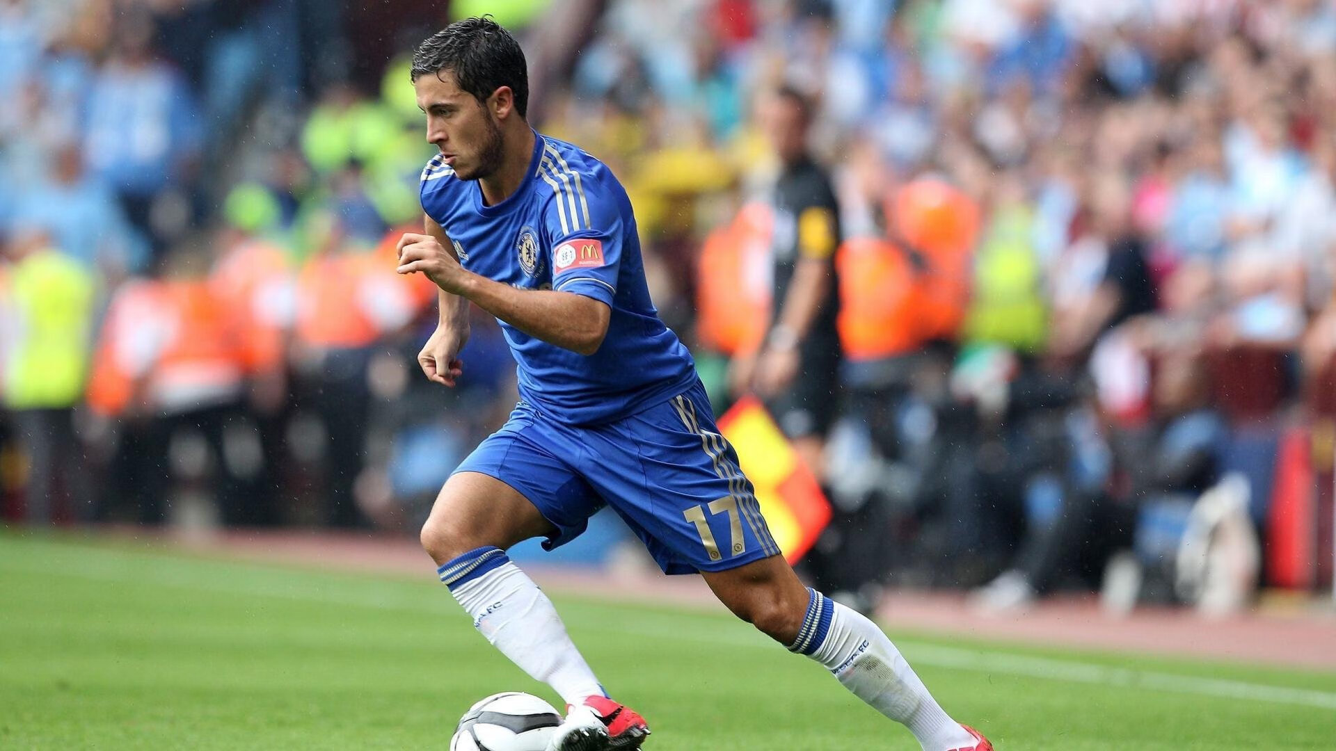 字母哥重返赛场,夺冠首场状态出色,FPX观众沸腾!比赛高潮迭起